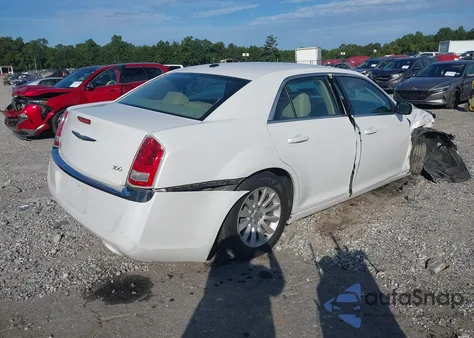 2014 Chrysler 300 z USA, uszkodzony, nr VIN 2C3CCAAG1EH283148